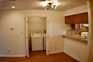 421 W San Antonio St, San Marcos, TX 78666 - Photo 11