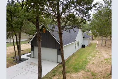 240 Shadow Oak Drive, Bastrop, TX 78602 - Photo 17