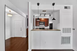 1901 Crossing Pl Pl, Austin, TX 78741 - Photo 3