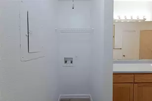 2430 Cromwell Cir, Austin, TX 78741 - Photo 19