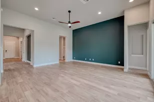 359 Raptor Beak Wy, Cedar Creek, TX 78612 - Photo 7