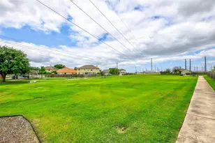 103 Scotsburg St, Hutto, TX 78634 - Photo 37