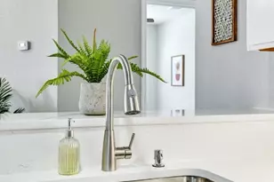 1201 E Logan St, Round Rock, TX 78664 - Photo 23