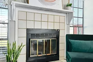 1201 E Logan St, Round Rock, TX 78664 - Photo 9