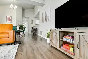 1201 E Logan St, Round Rock, TX 78664 - Photo 13