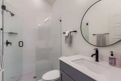 2315 Santa Maria Street, Austin, TX 78702 - Photo 9