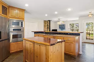 434 W Turner Ct, Johnson City, TX 78636 - Photo 9