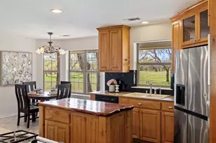 434 W Turner Ct, Johnson City, TX 78636 - Photo 7