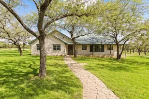 434 W Turner Ct, Johnson City, TX 78636 - Photo 3