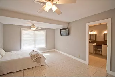 702 E Schubert Street, Fredericksburg, TX 78624 - Photo 9