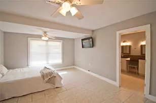 702 E Schubert St, Fredericksburg, TX 78624 - Photo 9
