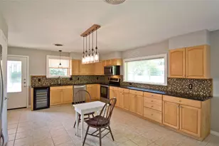 702 E Schubert St, Fredericksburg, TX 78624 - Photo 3