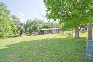 702 E Schubert St, Fredericksburg, TX 78624 - Photo 33