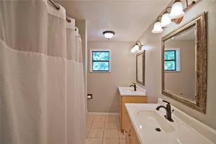 702 E Schubert St, Fredericksburg, TX 78624 - Photo 21