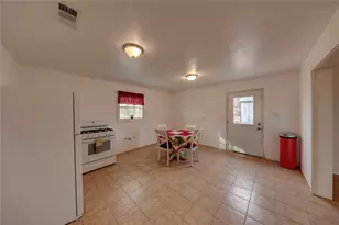 1421 W Sacramento St, Marfa, TX 79843 - Photo 15