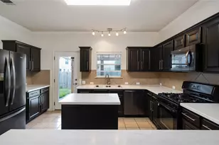 7513 S Glenn St, Austin, TX 78744 - Photo 7