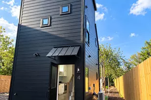 605 E 55th St, Austin, TX 78751 - Photo 11