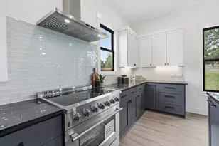 109 Rocky Summit Ct, Spicewood, TX 78669 - Photo 11