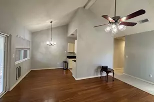 307 Quarry St, San Marcos, TX 78666 - Photo 5