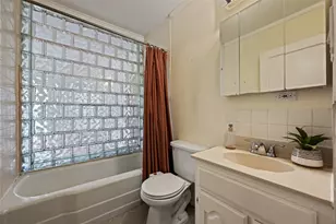 813 E 48th St, Austin, TX 78751 - Photo 23