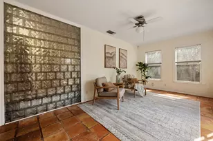 813 E 48th St, Austin, TX 78751 - Photo 21