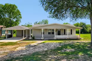 1211 N Bishop St, San Marcos, TX 78666 - Photo 1