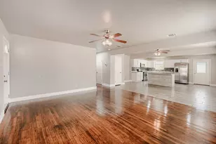 1211 N Bishop St, San Marcos, TX 78666 - Photo 7