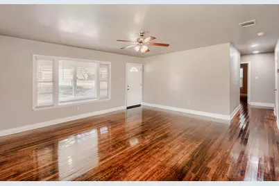 1211 N Bishop Street, San Marcos, TX 78666 - Photo 5