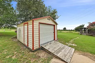 948 Upper Elgin River Rd, Elgin, TX 78621 - Photo 35