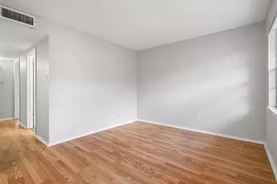 307 E 31 Street #206, Austin, TX 78705 - Photo 9