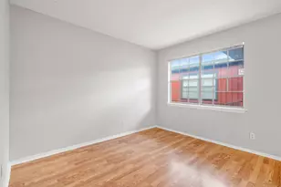 307 E 31st St, Austin, TX 78705 - Photo 17