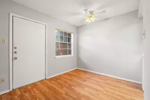 307 E 31st St, Austin, TX 78705 - Photo 3