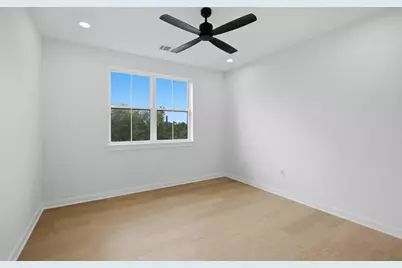 18303 Lake Oaks Drive, Jonestown, TX 78645 - Photo 35