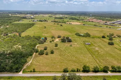 3291 Washburn Road, Luling, TX 78648 - Photo 1