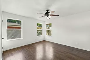 904 Kirk St, Taylor, TX 76574 - Photo 13