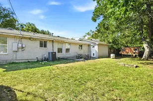904 Kirk St, Taylor, TX 76574 - Photo 23