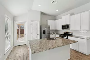 120 Lyndon Dr, San Marcos, TX 78666 - Photo 9