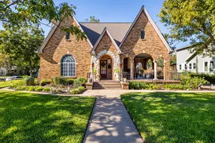 710 W 11th St, Taylor, TX 76574 - Photo 1