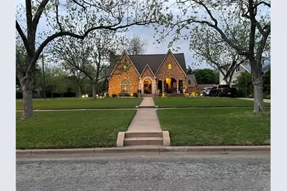710 W 11th Street, Taylor, TX 76574 - Photo 3