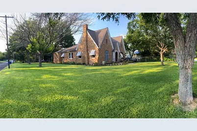 710 W 11th Street, Taylor, TX 76574 - Photo 15