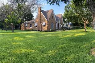 710 W 11th St, Taylor, TX 76574 - Photo 15