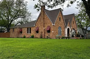 710 W 11th St, Taylor, TX 76574 - Photo 23