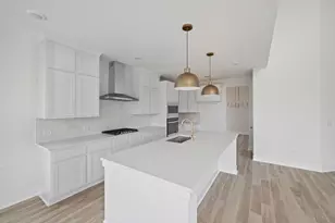 132 Cloverton Cres, Hutto, TX 78634 - Photo 5