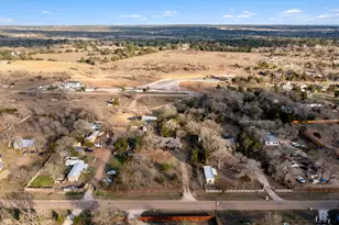 385 Alta Vista Dr, Bastrop, TX 78602 - Photo 3