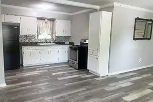 409 Oscar St, Taylor, TX 76574 - Photo 3