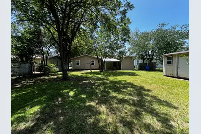 409 Oscar Street, Taylor, TX 76574 - Photo 15