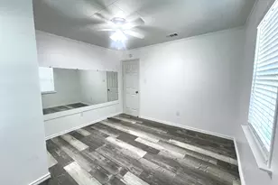 409 Oscar St, Taylor, TX 76574 - Photo 5