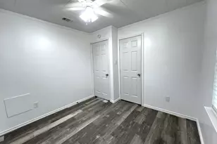 409 Oscar St, Taylor, TX 76574 - Photo 7