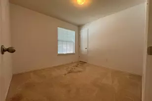 18420 Wind Tree Ln, Elgin, TX 78621 - Photo 9