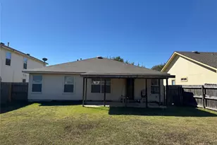 18420 Wind Tree Ln, Elgin, TX 78621 - Photo 15